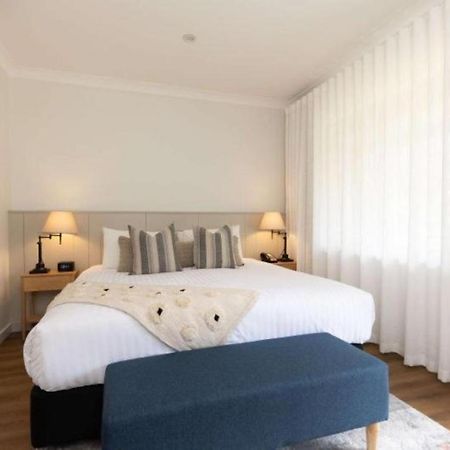 Отель Clare Country Club Экстерьер фото