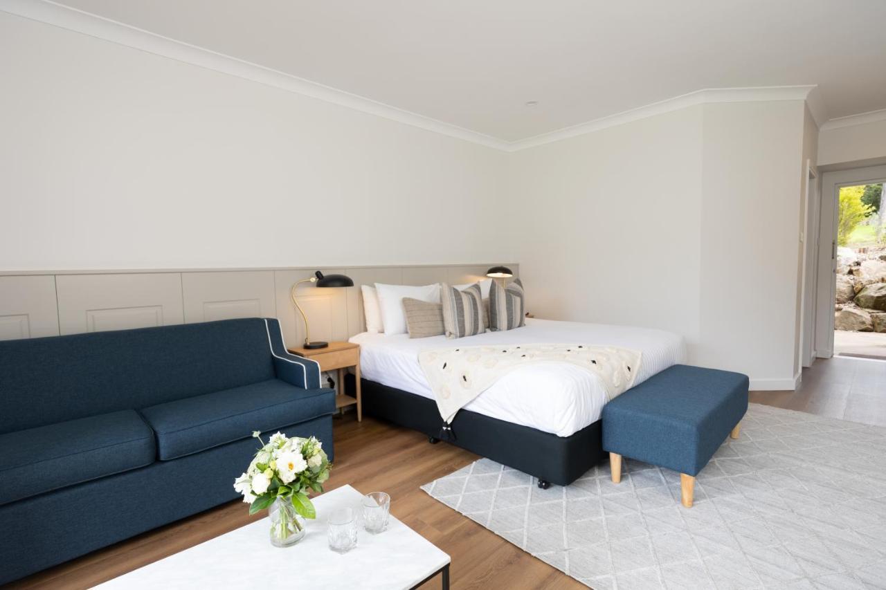 Отель Clare Country Club Экстерьер фото
