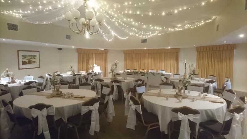 Отель Clare Country Club Экстерьер фото