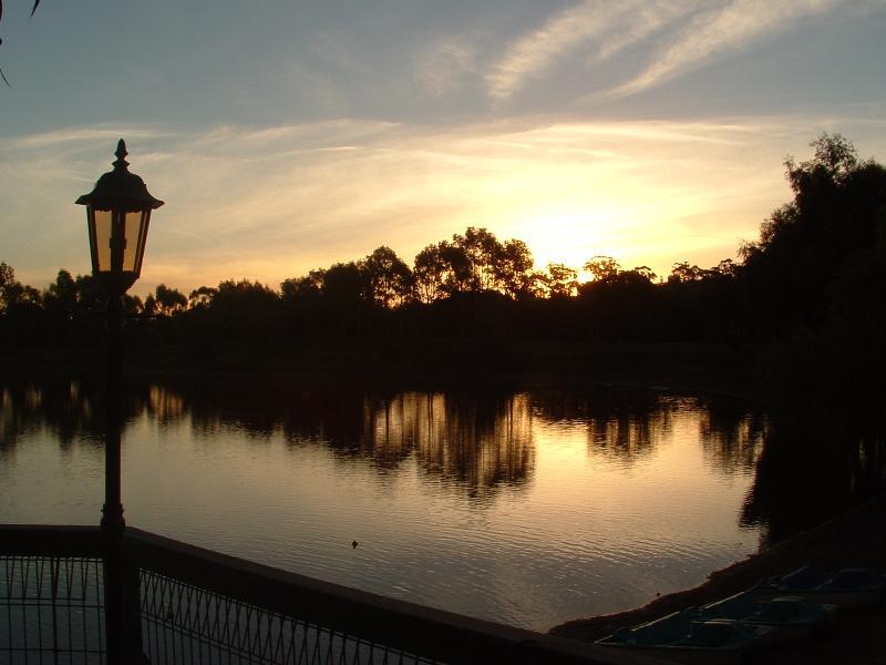 Отель Clare Country Club Экстерьер фото